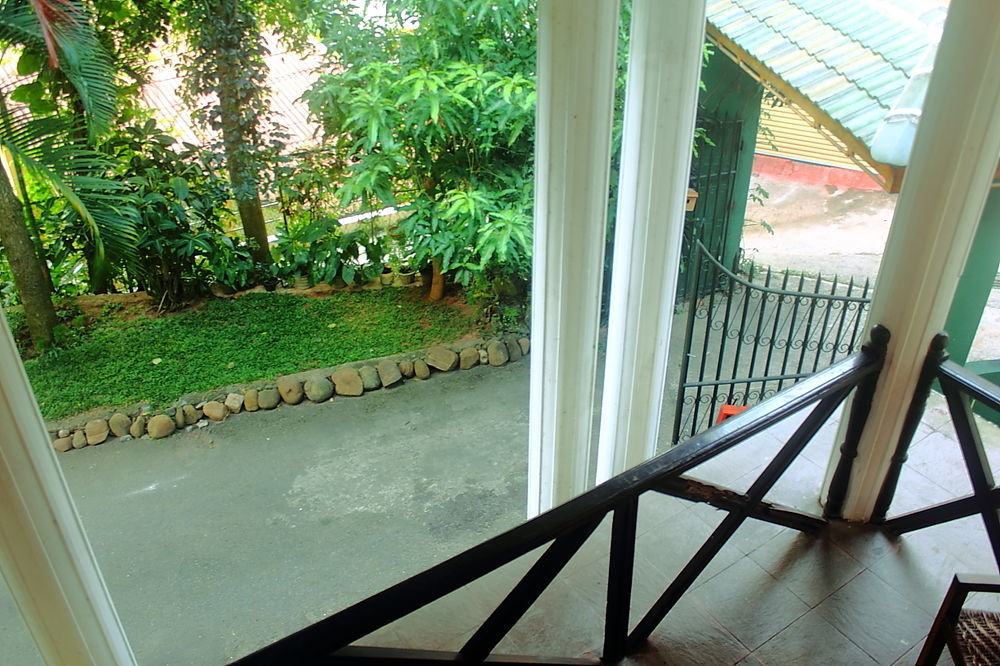 Tree Breeze Inn Kandy Exterior photo